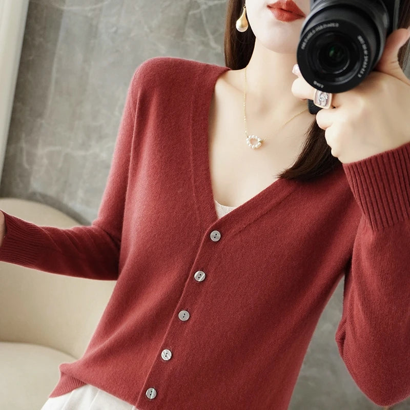 2025 new V-Neck Temperament Small Fragrance Women's Knitted Sweater Coat Special Cardigan ZHI D035